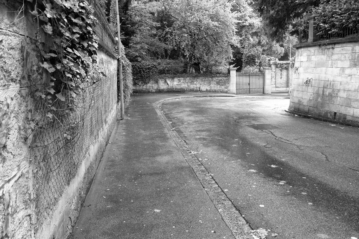 endmoräne mitten in zürich: schanzengasse oberhalb von bahnhof stadelhofen