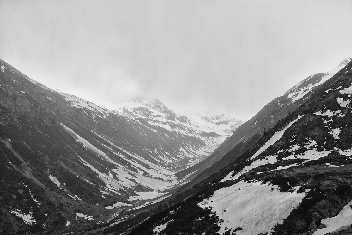 ein tal in den hochalpen